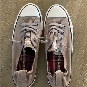 Like new women converse shoes